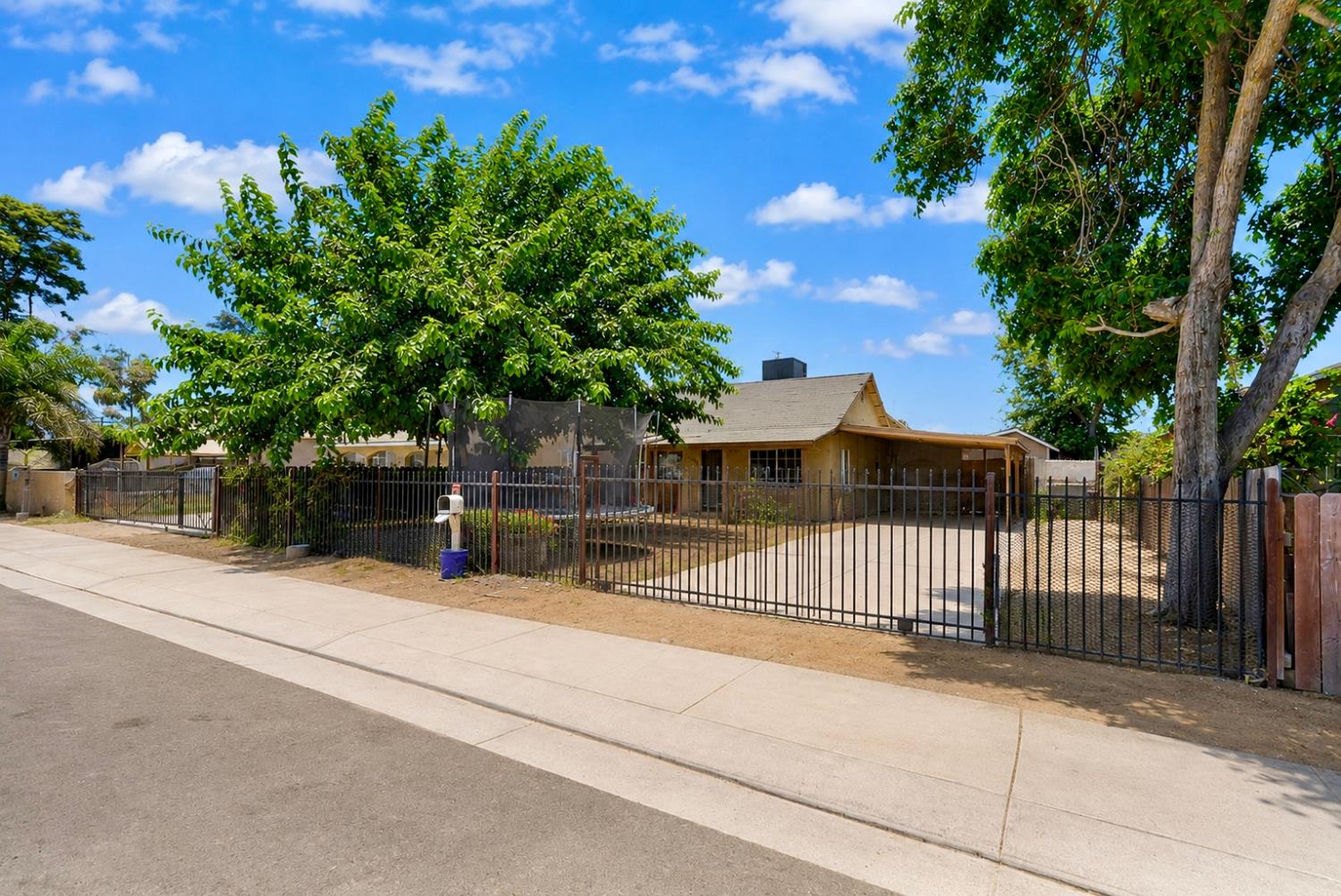1514 Eureka St, Modesto, CA 95358
