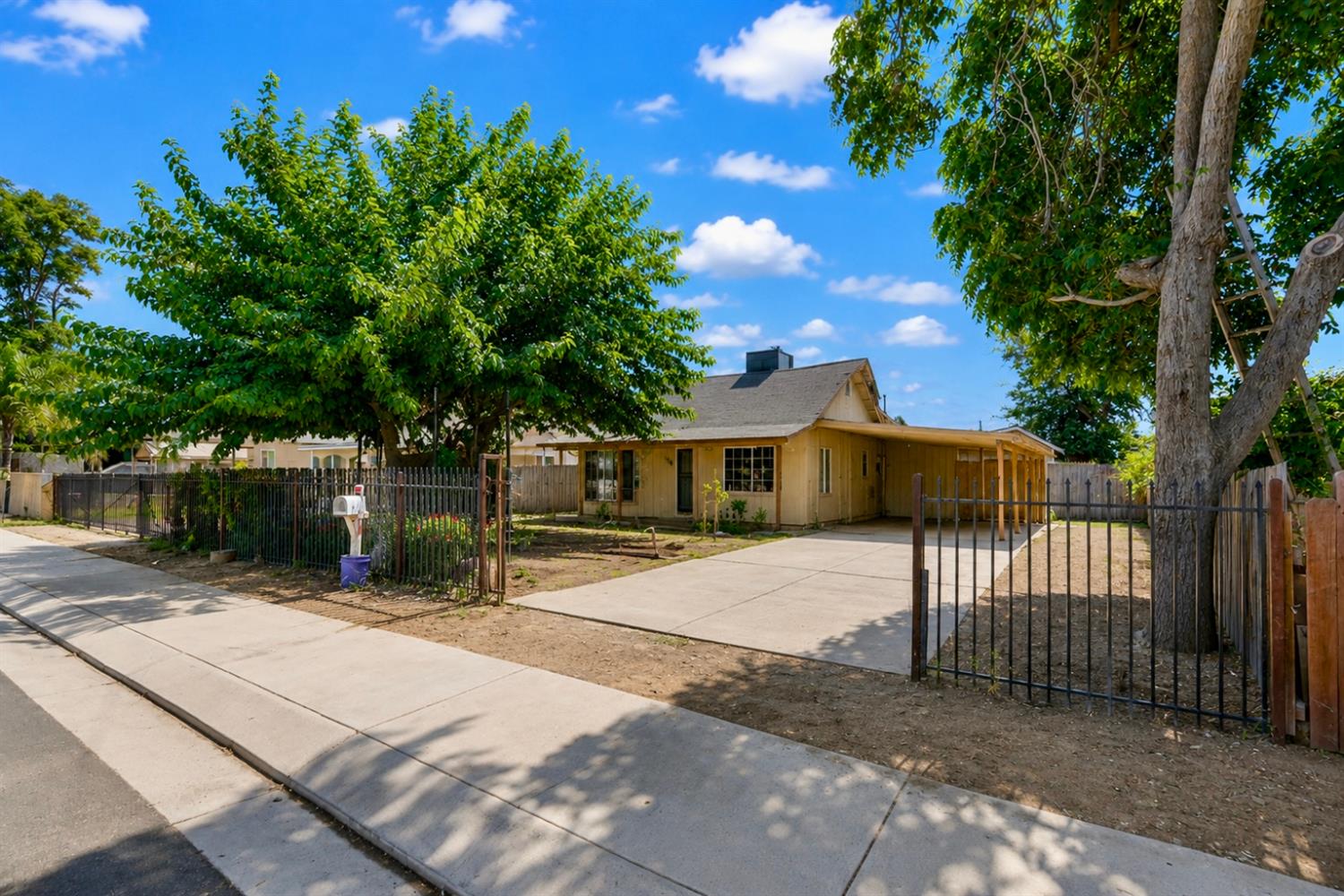 1514 Eureka St, Modesto, CA 95358