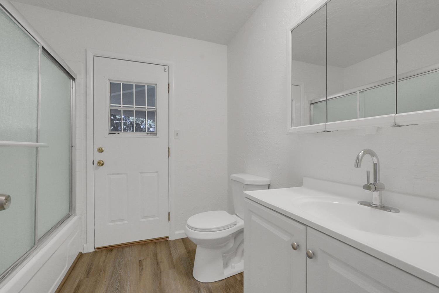 1150 E South Bear Creek Dr, Merced, CA 95340