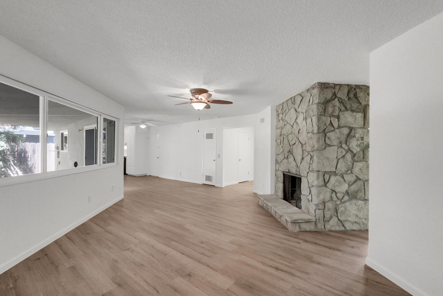 1150 E South Bear Creek Dr, Merced, CA 95340