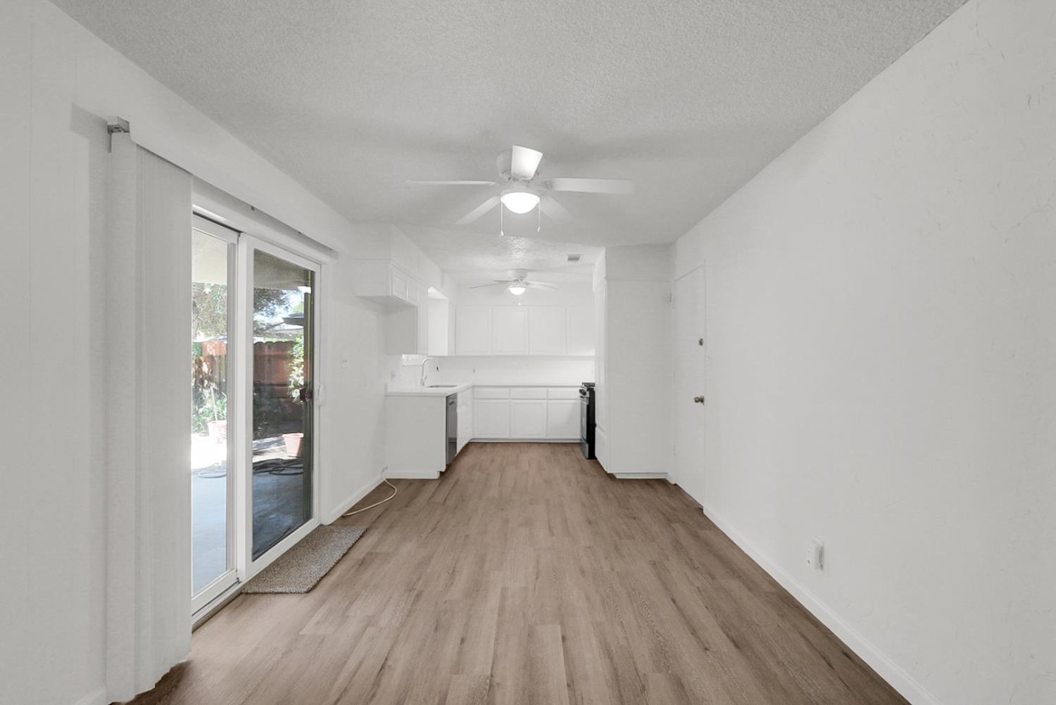 1150 E South Bear Creek Dr, Merced, CA 95340