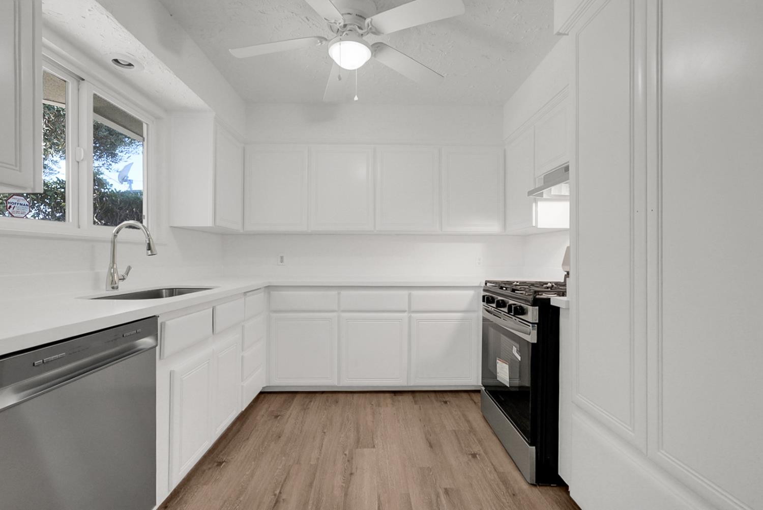 1150 E South Bear Creek Dr, Merced, CA 95340