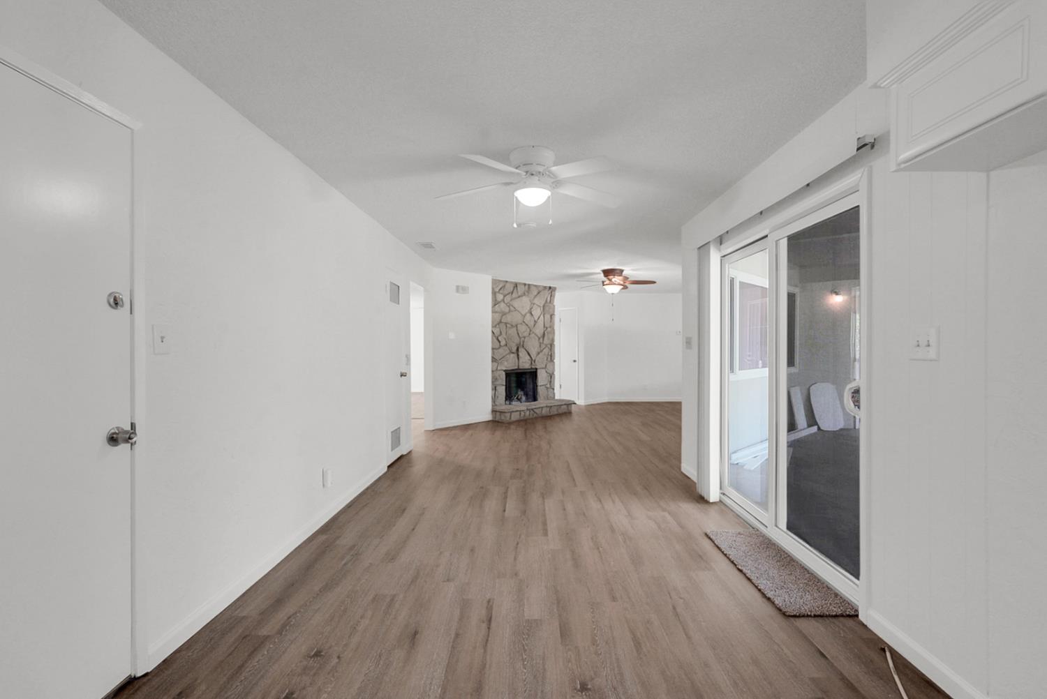 1150 E South Bear Creek Dr, Merced, CA 95340