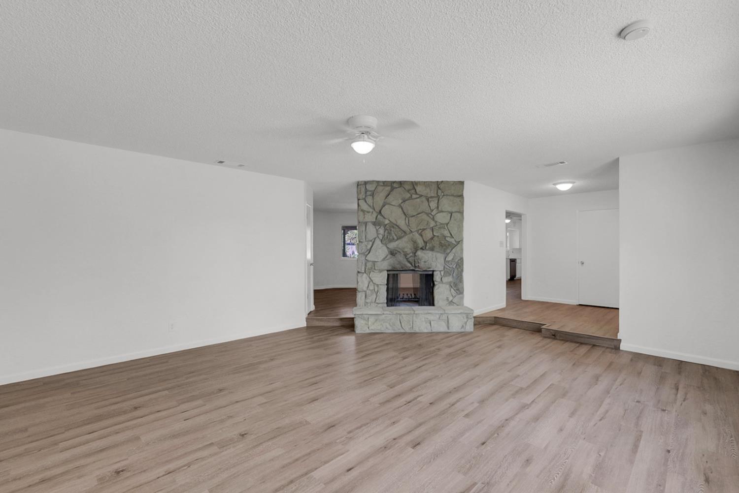 1150 E South Bear Creek Dr, Merced, CA 95340