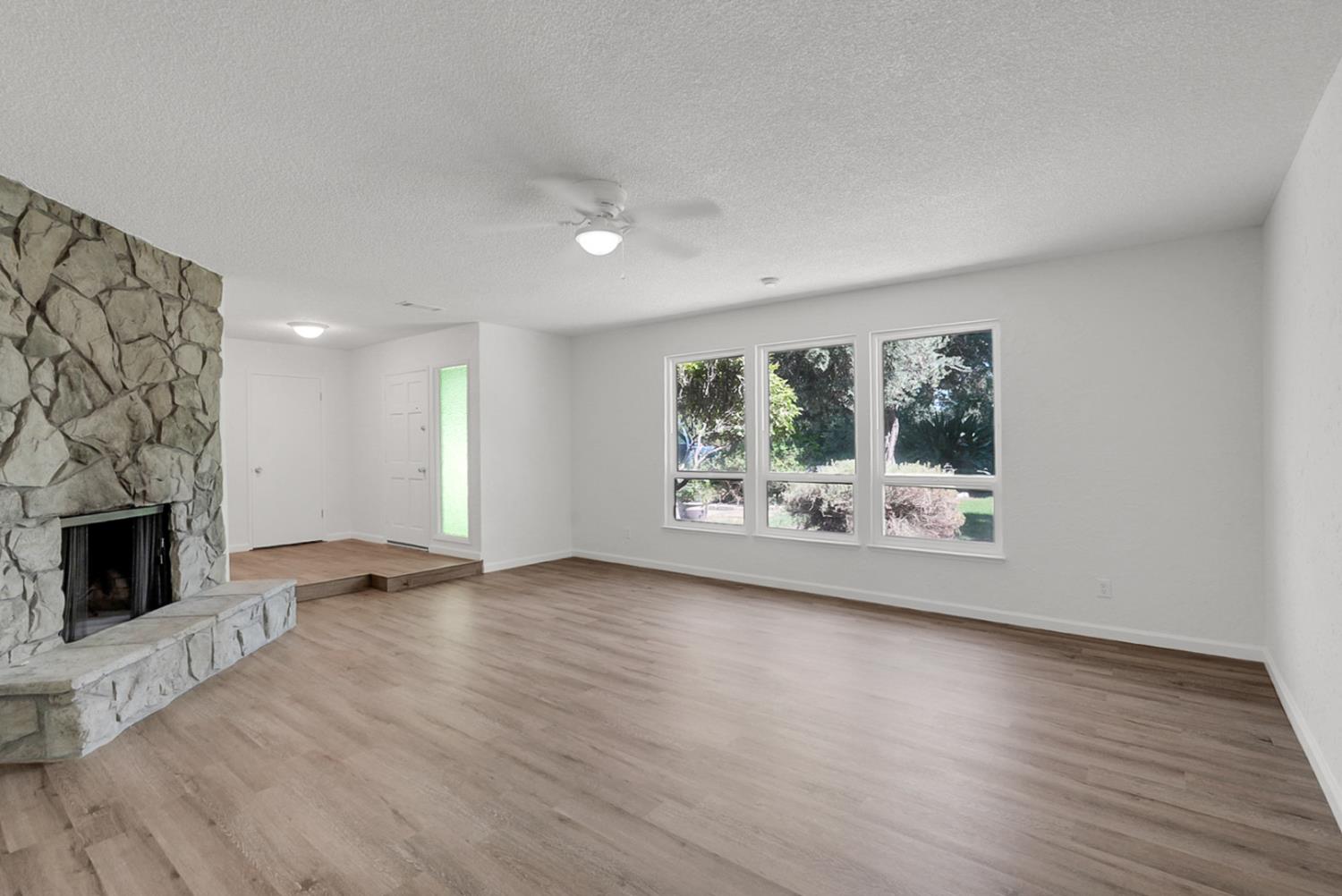 1150 E South Bear Creek Dr, Merced, CA 95340