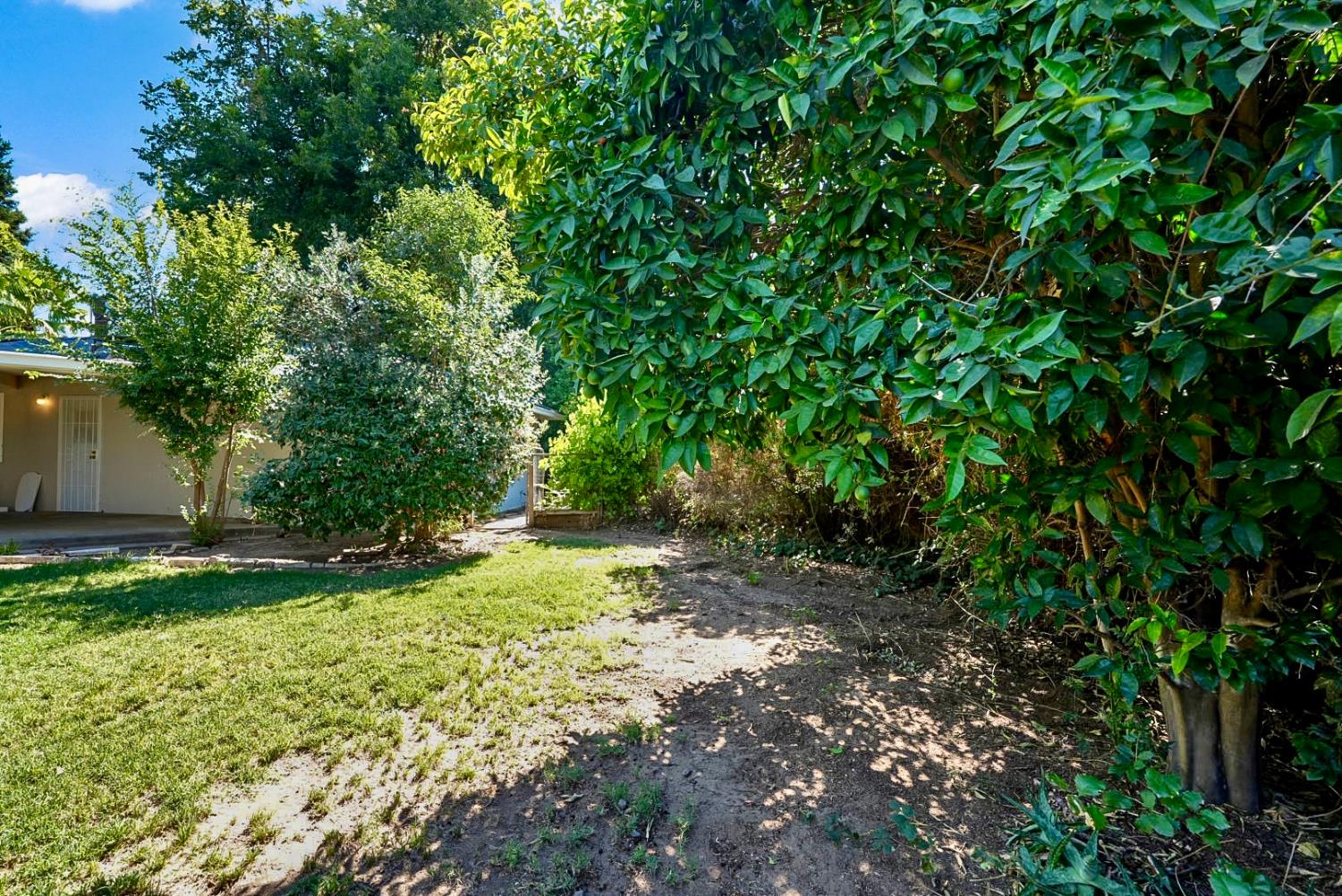 1150 E South Bear Creek Dr, Merced, CA 95340