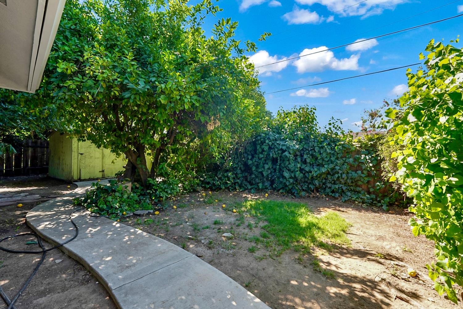 1150 E South Bear Creek Dr, Merced, CA 95340
