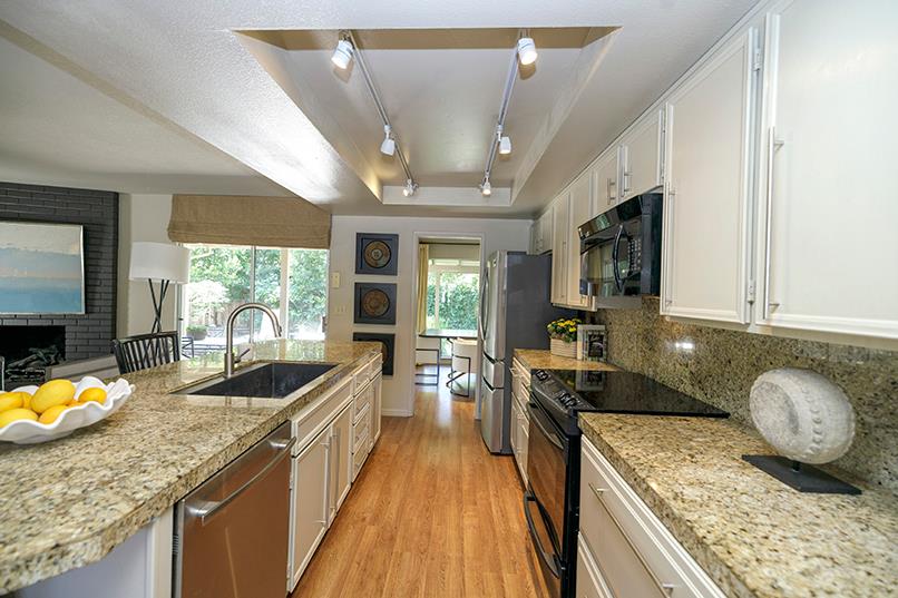 1420 Glenhaven Dr, Modesto, CA 95355