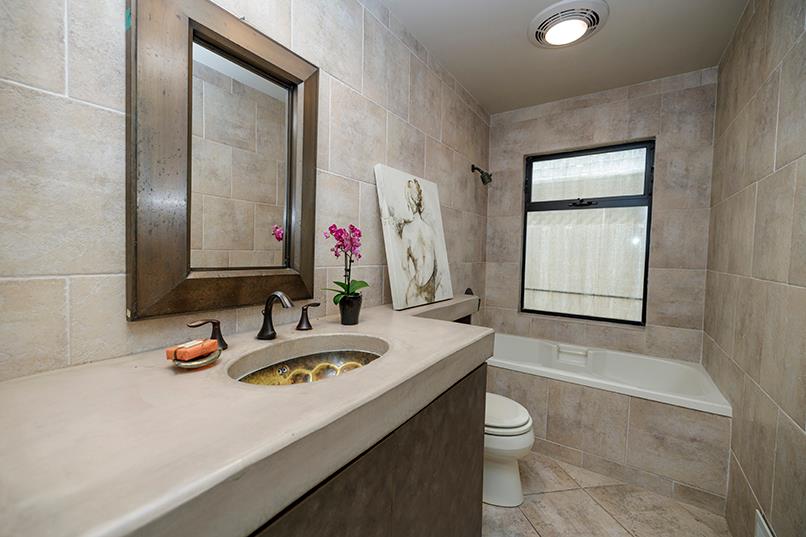 1420 Glenhaven Dr, Modesto, CA 95355