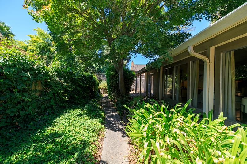 1420 Glenhaven Dr, Modesto, CA 95355
