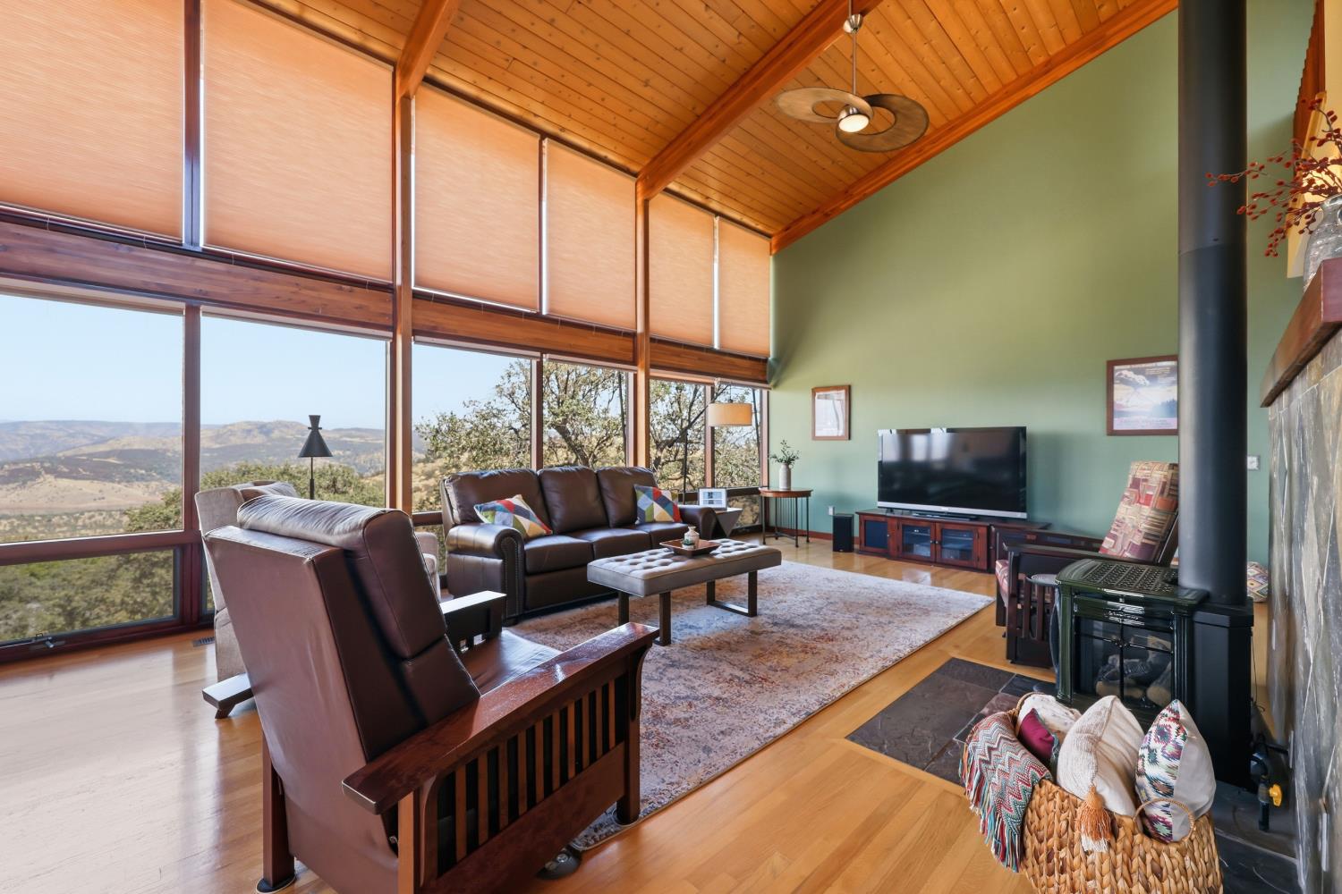 9256 Lazo Way, La Grange, CA 95329