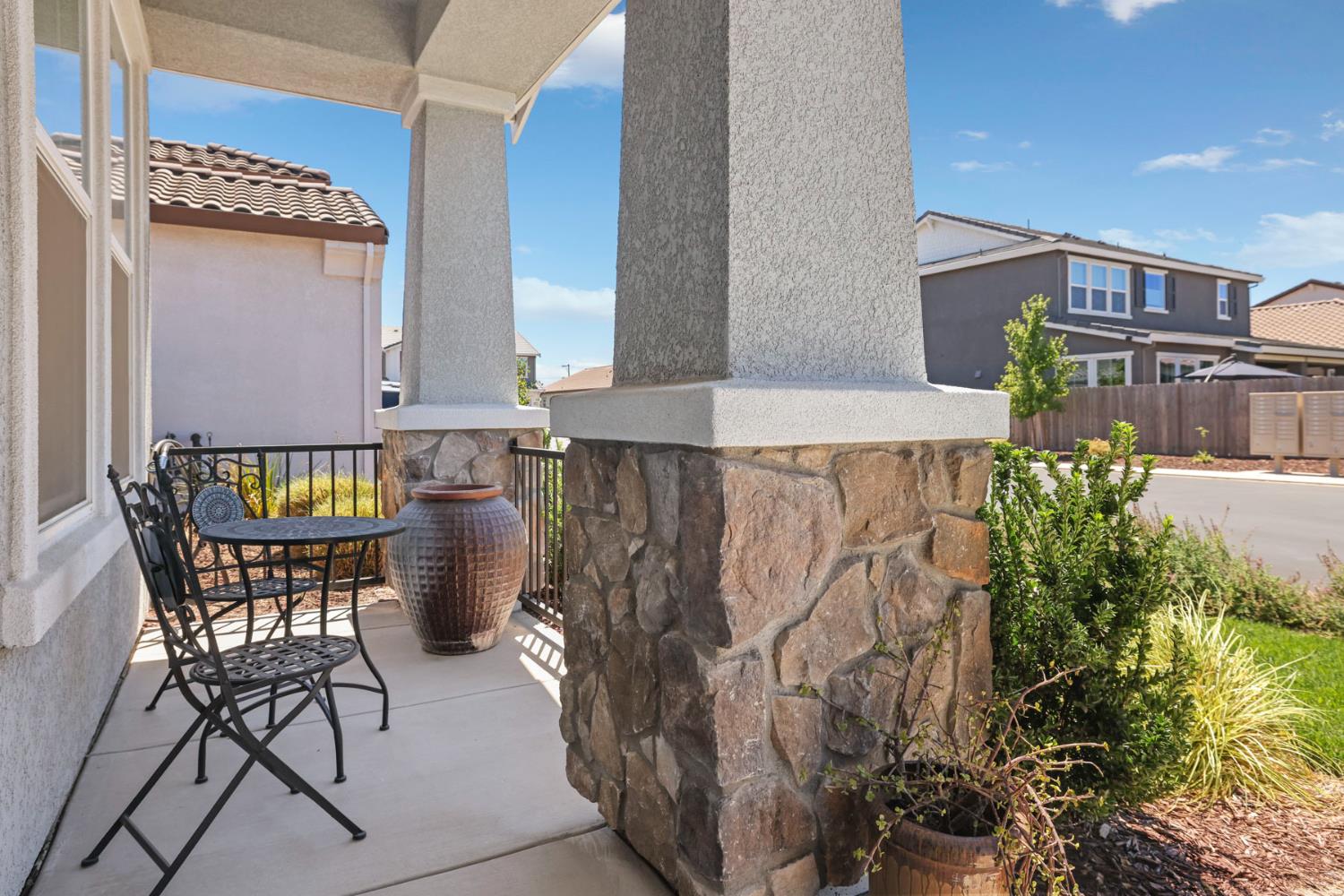1954 Carmel Ranch Cir, Oakdale, CA 95361