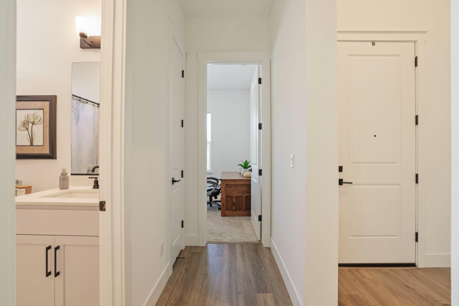 1954 Carmel Ranch Cir, Oakdale, CA 95361