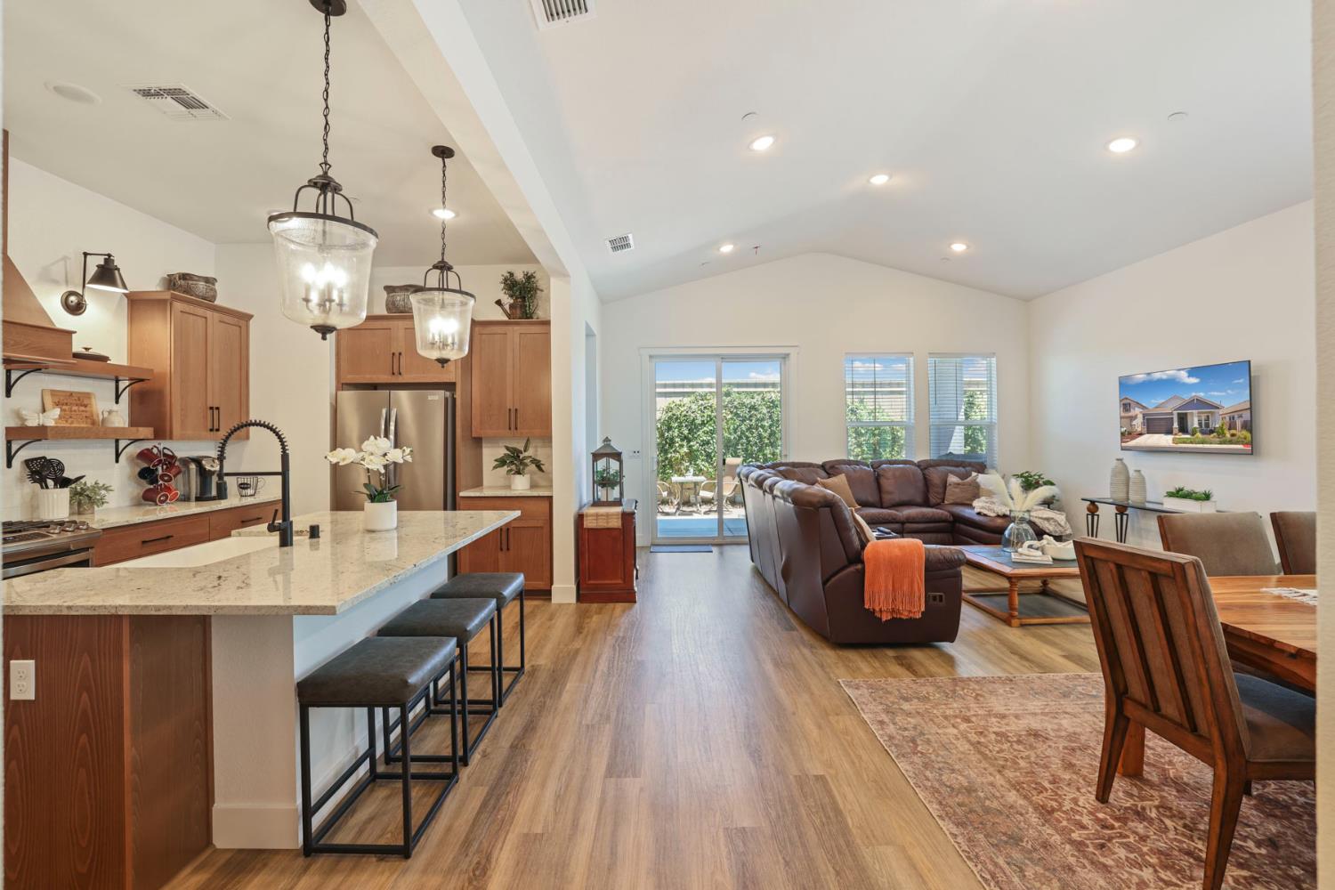 1954 Carmel Ranch Cir, Oakdale, CA 95361