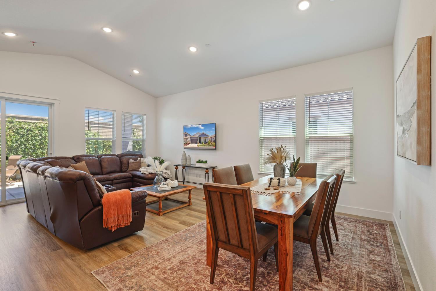 1954 Carmel Ranch Cir, Oakdale, CA 95361