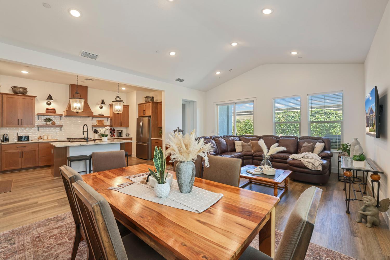 1954 Carmel Ranch Cir, Oakdale, CA 95361