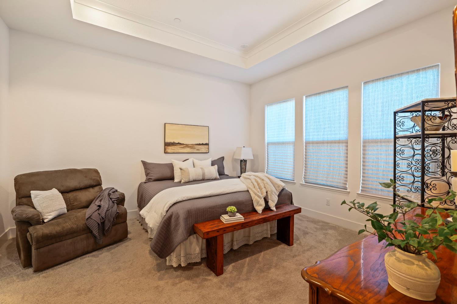 1954 Carmel Ranch Cir, Oakdale, CA 95361