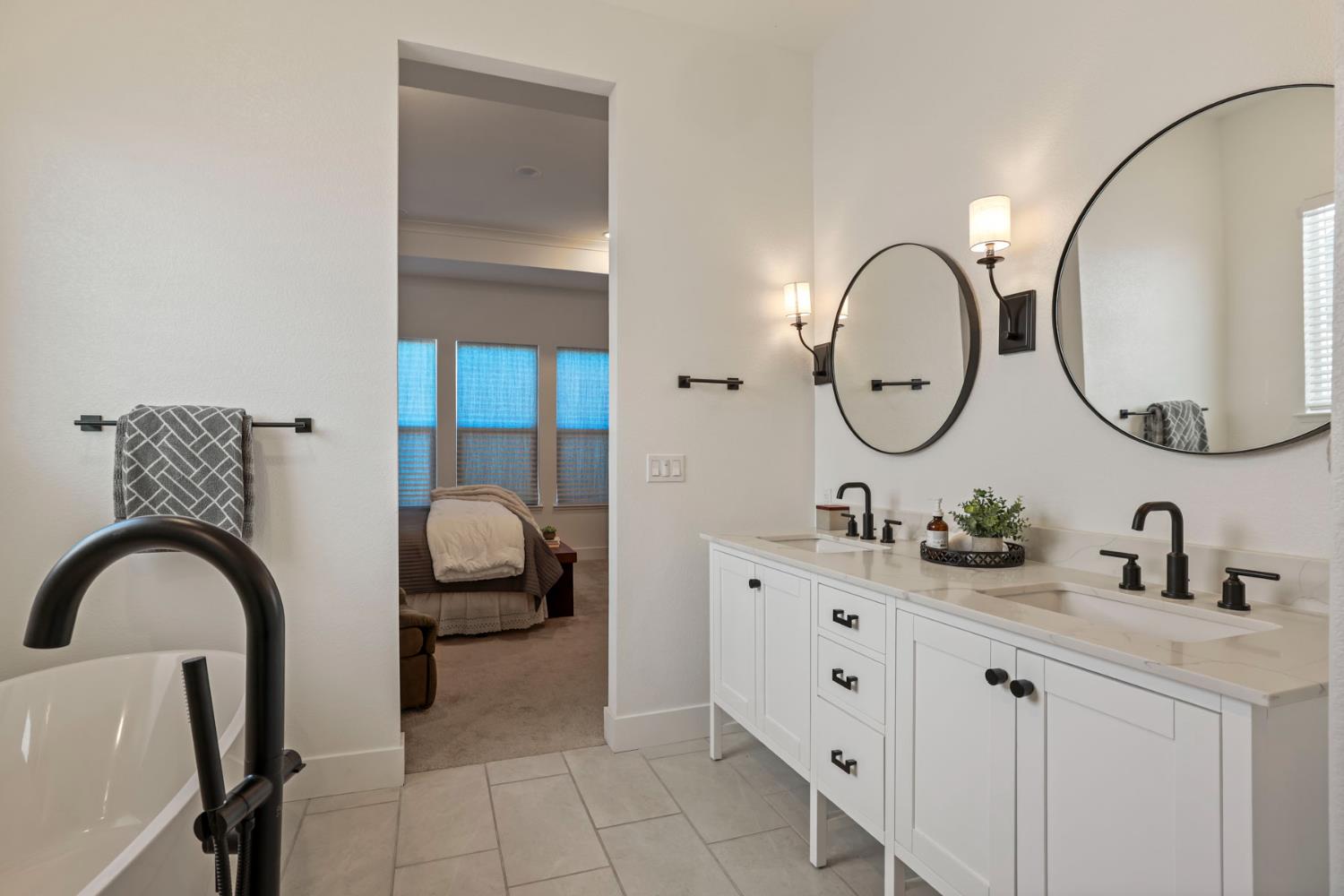 1954 Carmel Ranch Cir, Oakdale, CA 95361