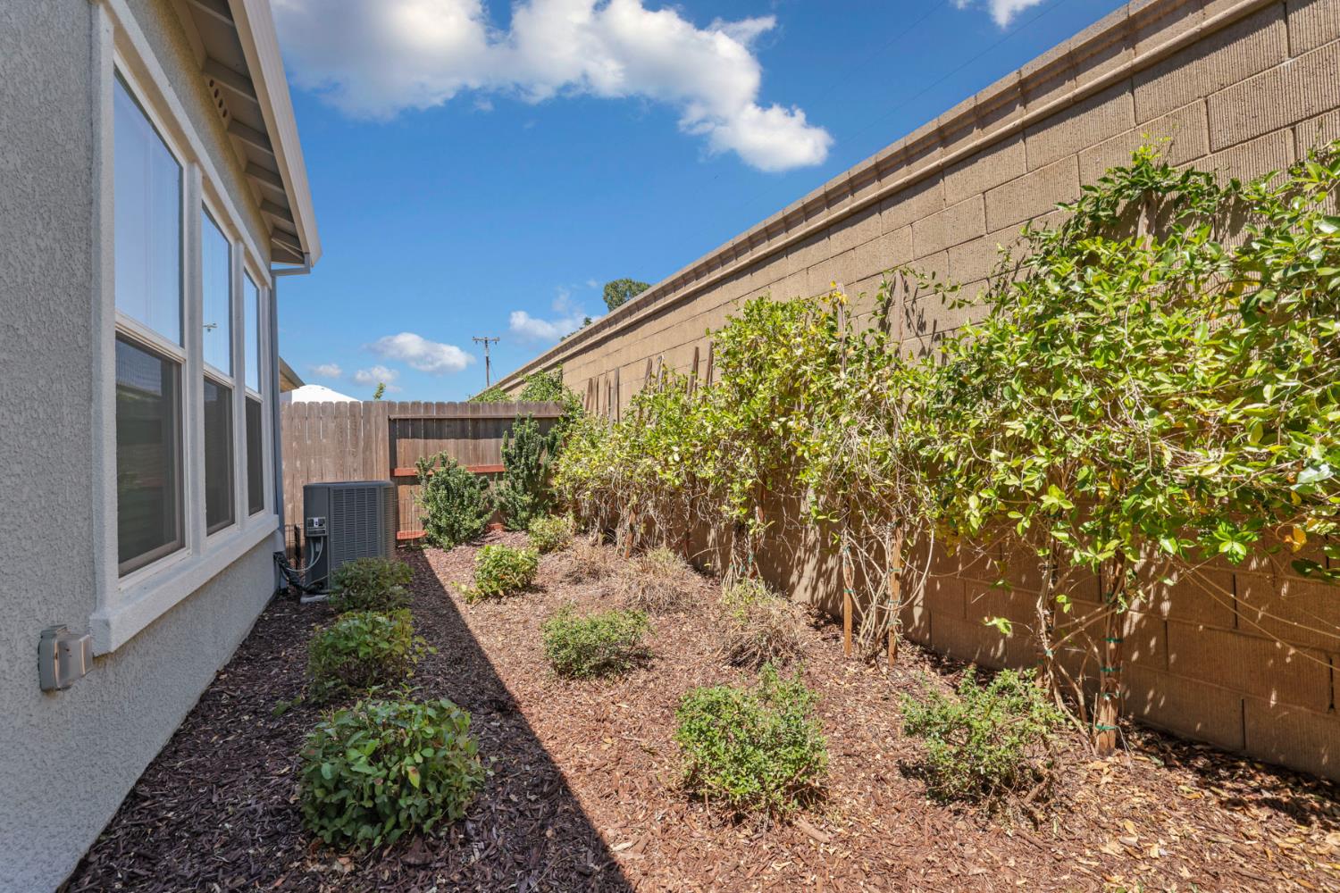 1954 Carmel Ranch Cir, Oakdale, CA 95361