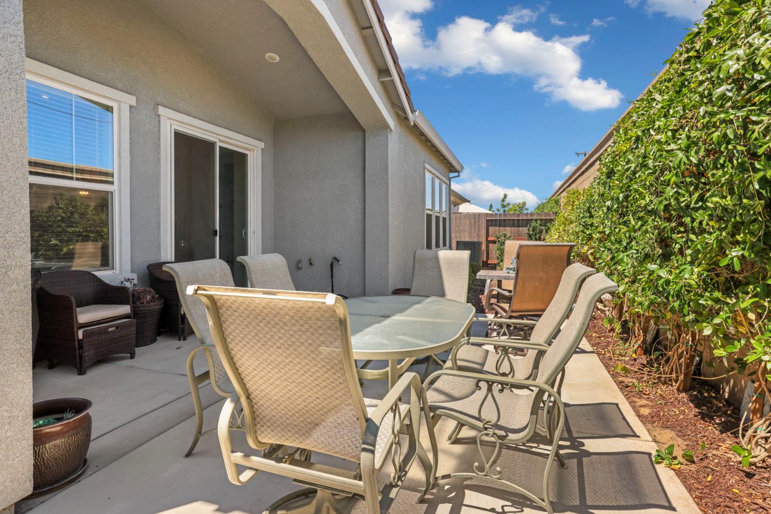 1954 Carmel Ranch Cir, Oakdale, CA 95361