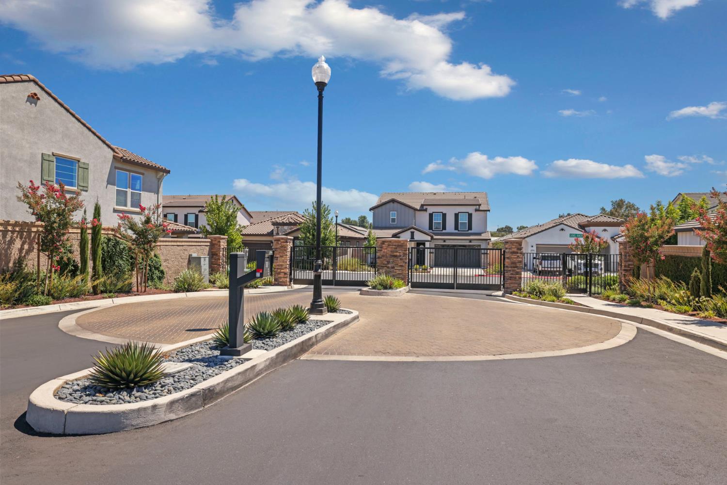 1954 Carmel Ranch Cir, Oakdale, CA 95361