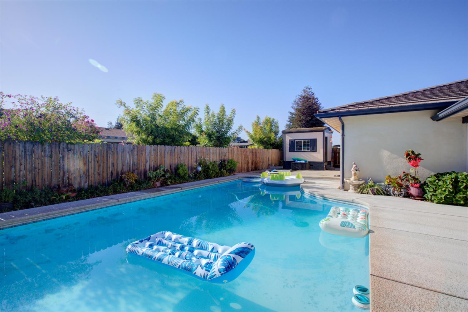 8322 Winfield Dr, Hilmar, CA 95324