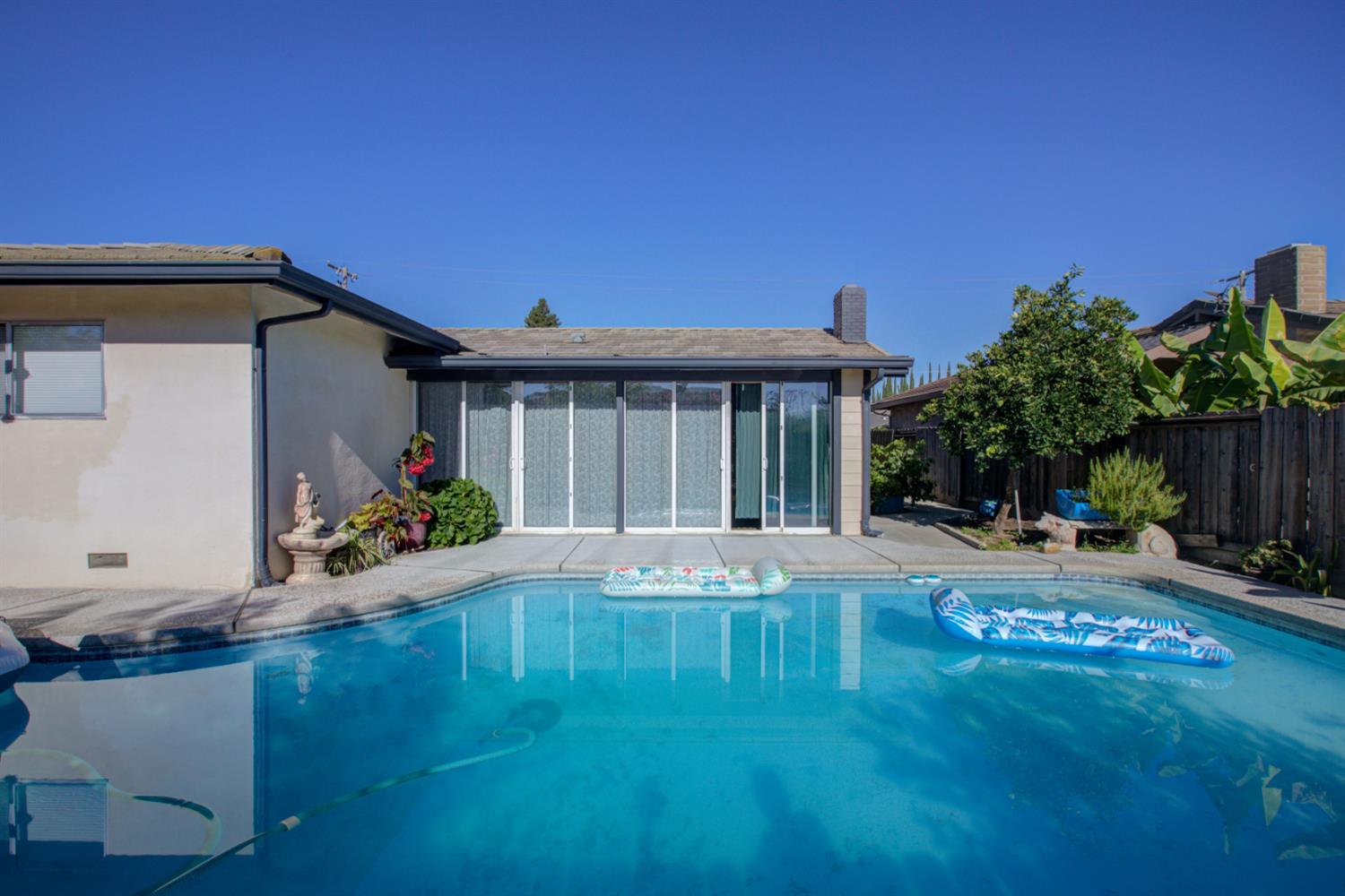 8322 Winfield Dr, Hilmar, CA 95324