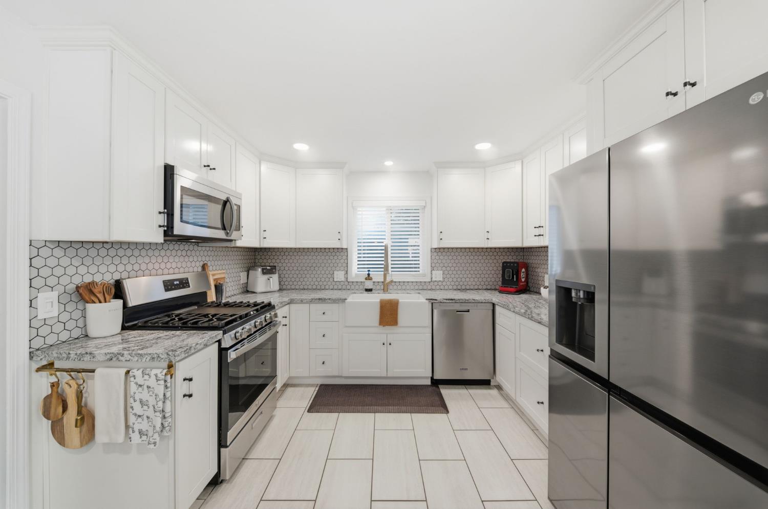 2412 Miller Ave, Modesto, CA 95354