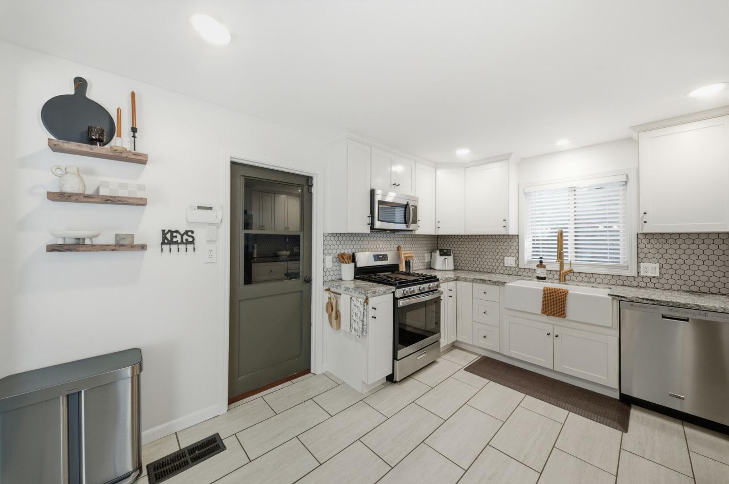 2412 Miller Ave, Modesto, CA 95354