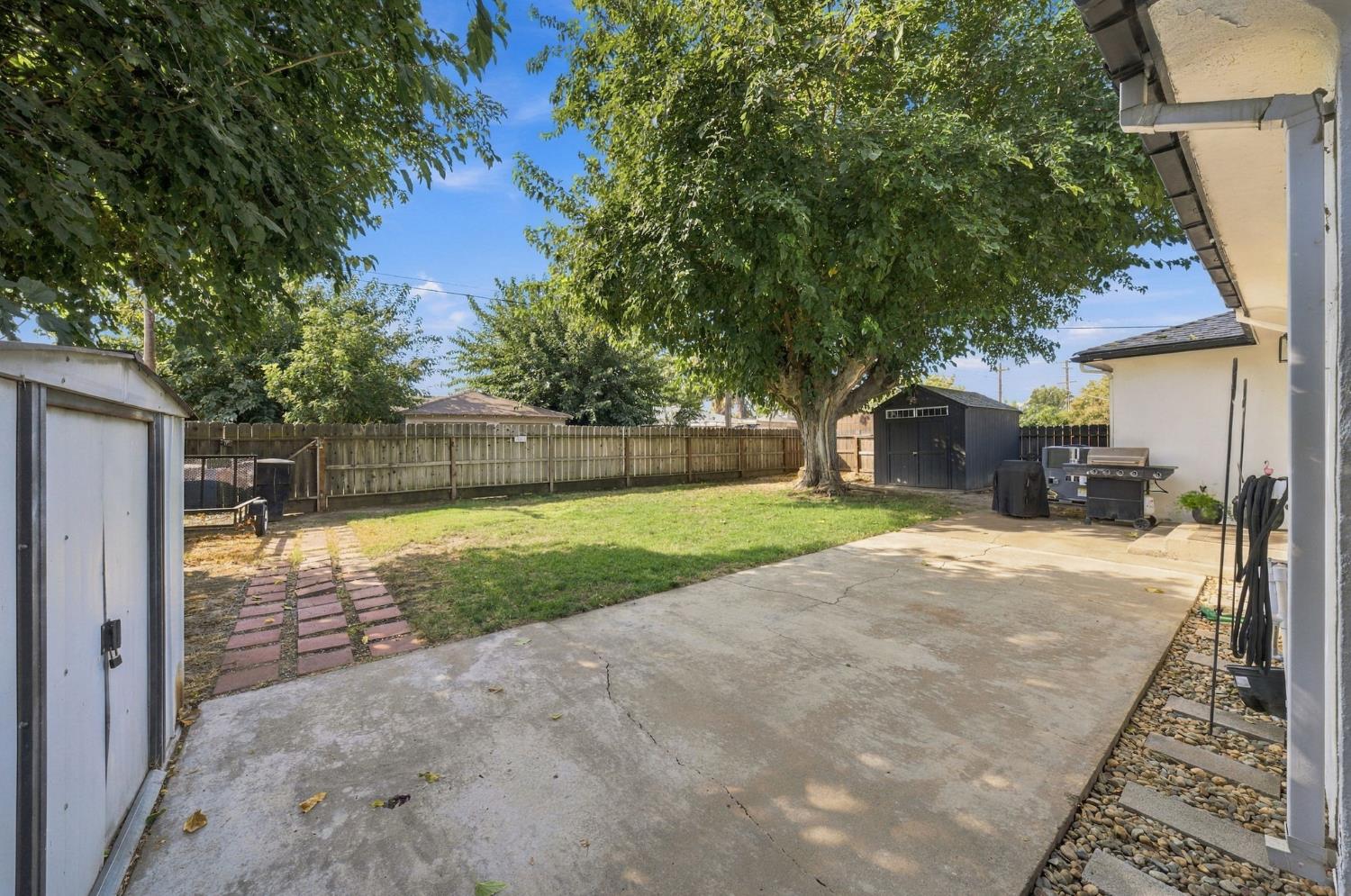 2412 Miller Ave, Modesto, CA 95354