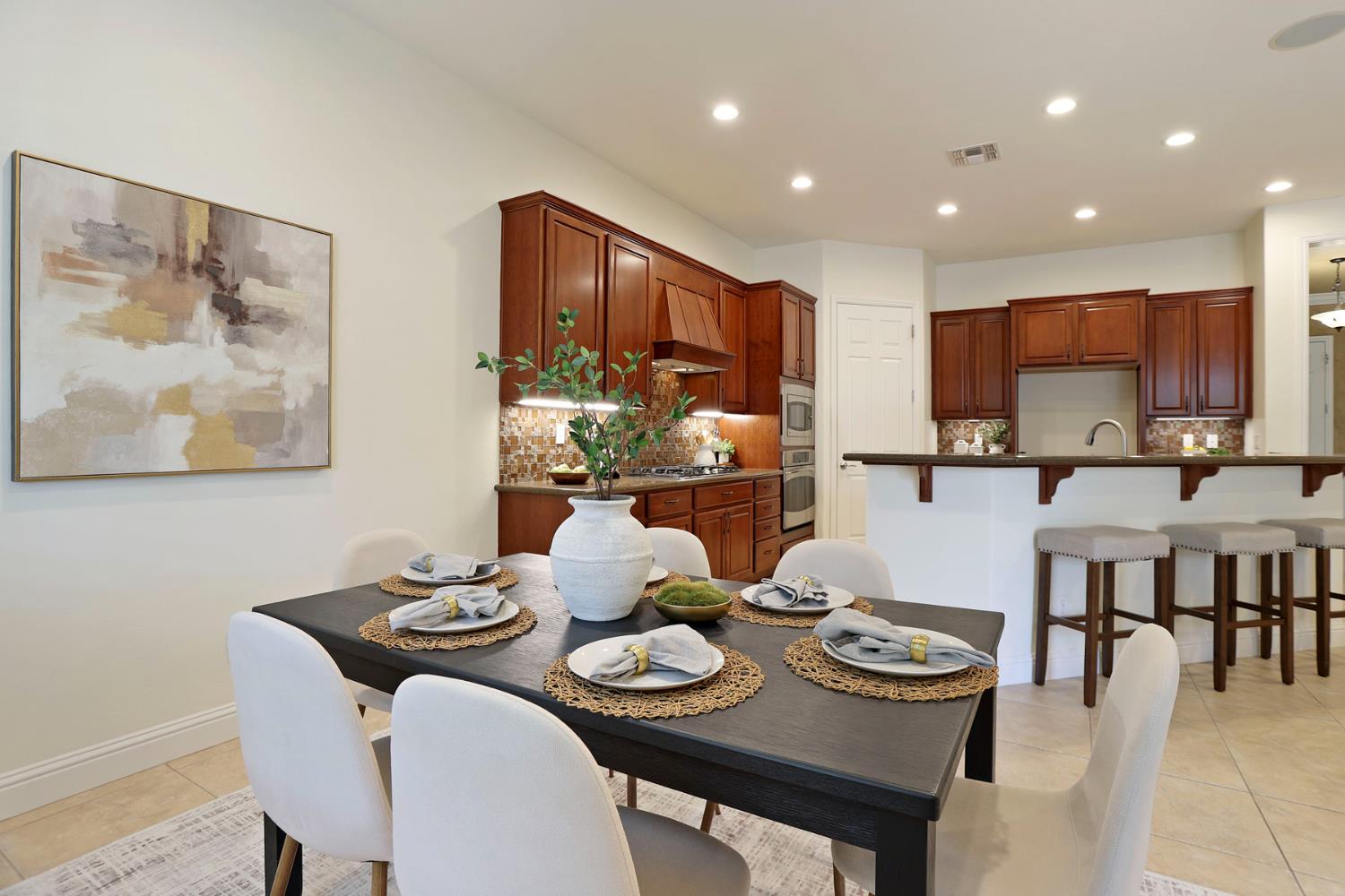 1288 Maple Valley St, Manteca, CA 95336