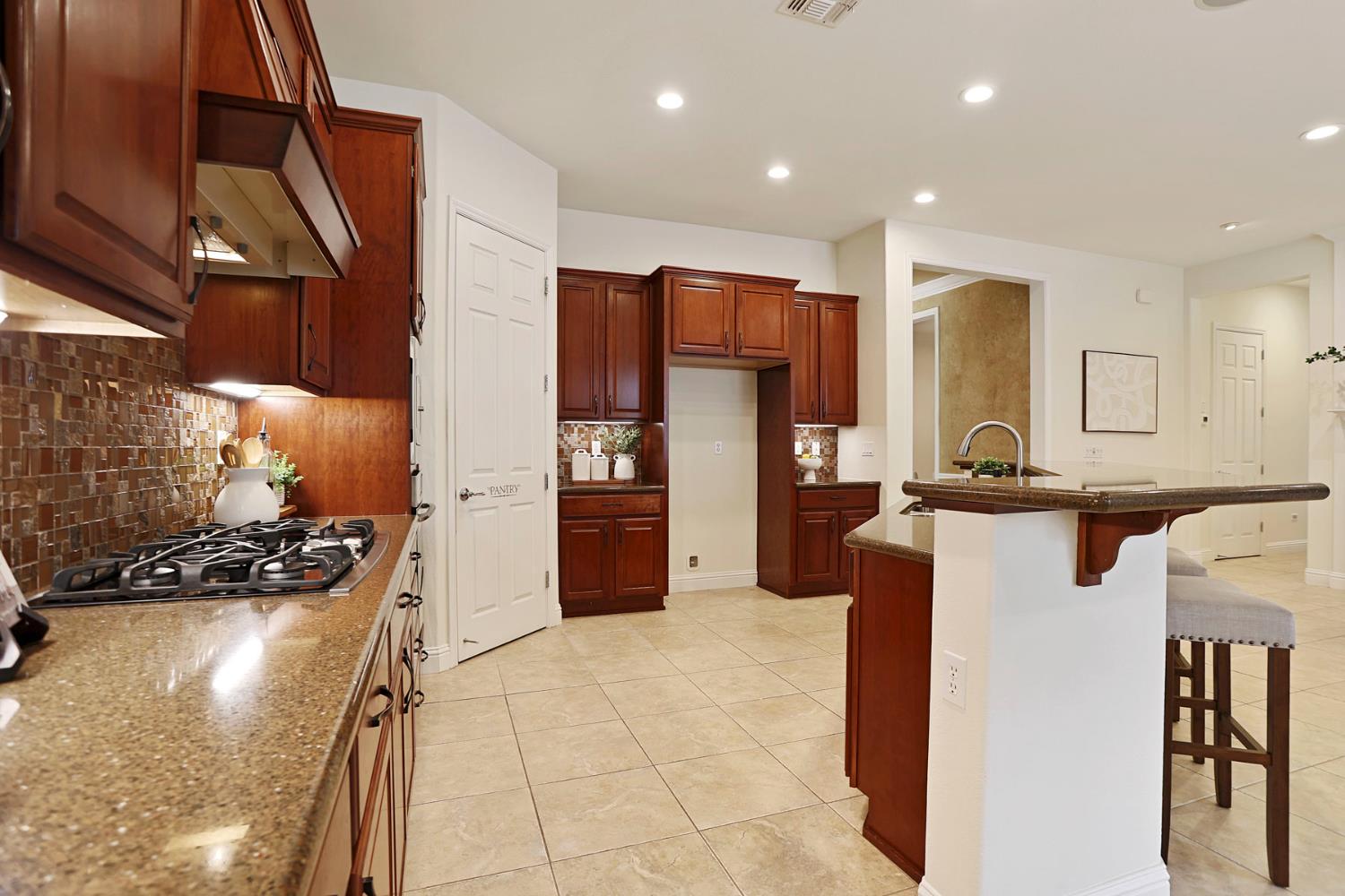1288 Maple Valley St, Manteca, CA 95336