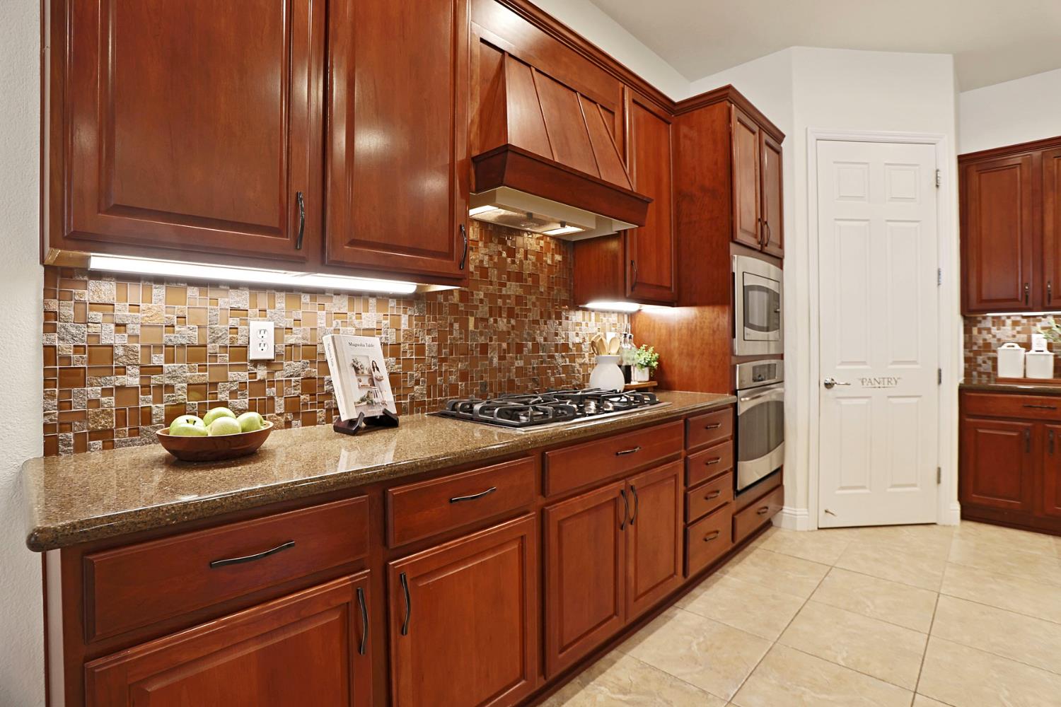 1288 Maple Valley St, Manteca, CA 95336