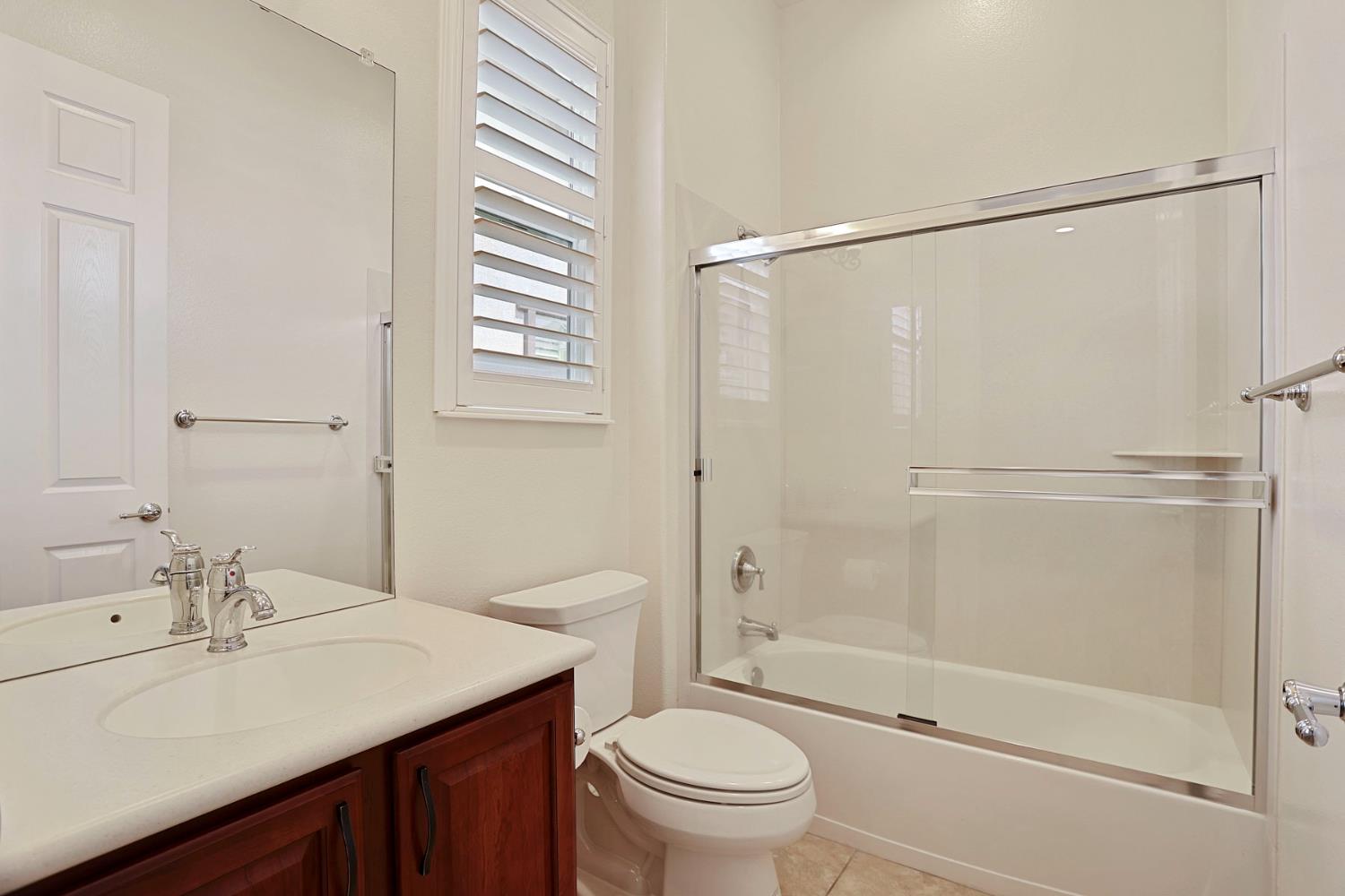1288 Maple Valley St, Manteca, CA 95336