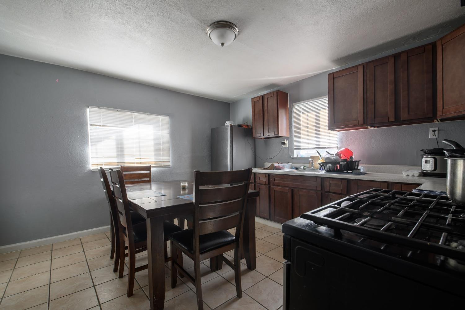 217 Rio Grande Ave, Modesto, CA 95351