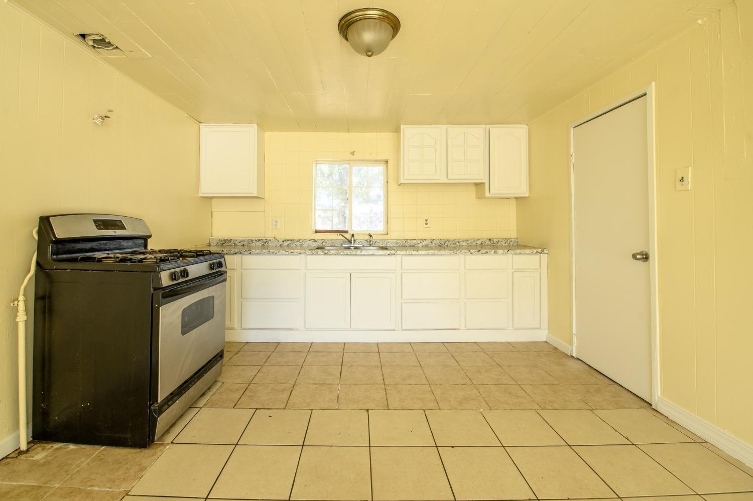 217 Rio Grande Ave, Modesto, CA 95351