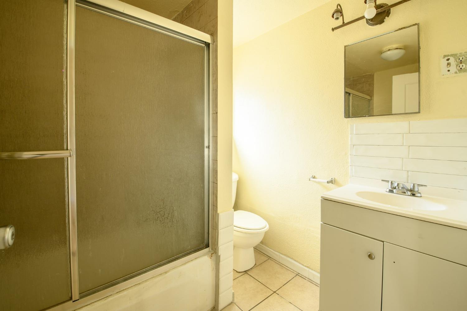 217 Rio Grande Ave, Modesto, CA 95351