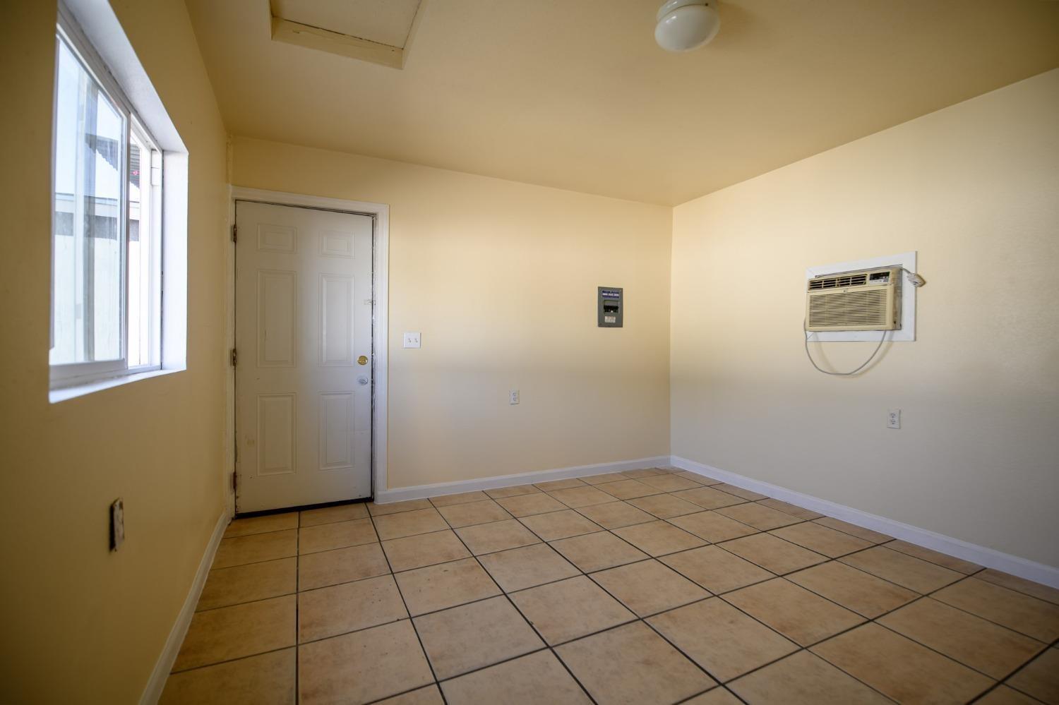 217 Rio Grande Ave, Modesto, CA 95351