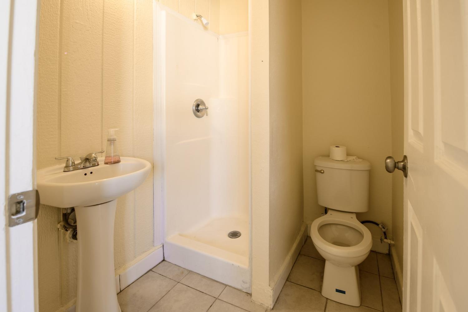 217 Rio Grande Ave, Modesto, CA 95351