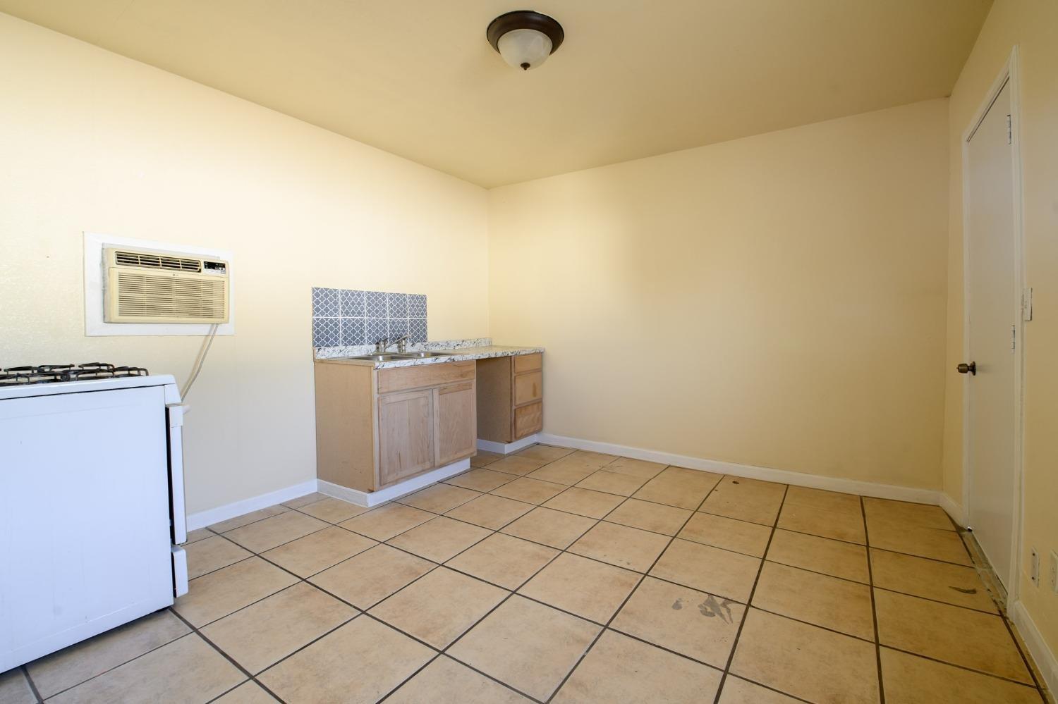 217 Rio Grande Ave, Modesto, CA 95351