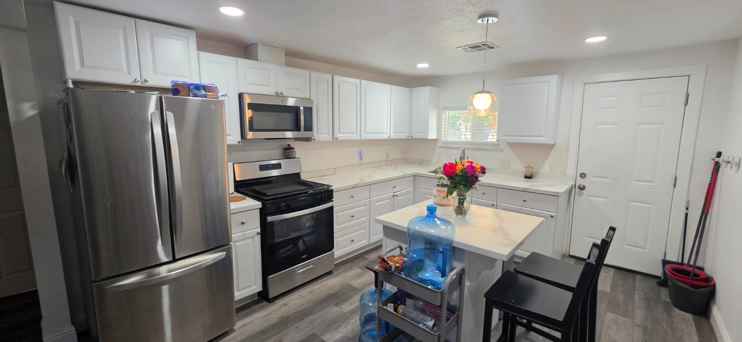 2017 Donald St, Modesto, CA 95351