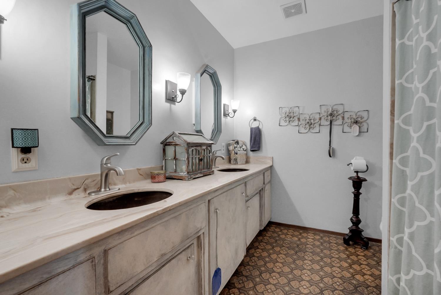 1706 N Washington Rd, Turlock, CA 95380