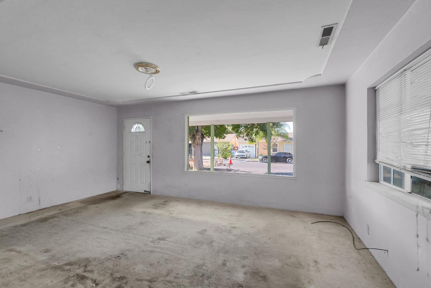 880 Julian St, Turlock, CA 95380
