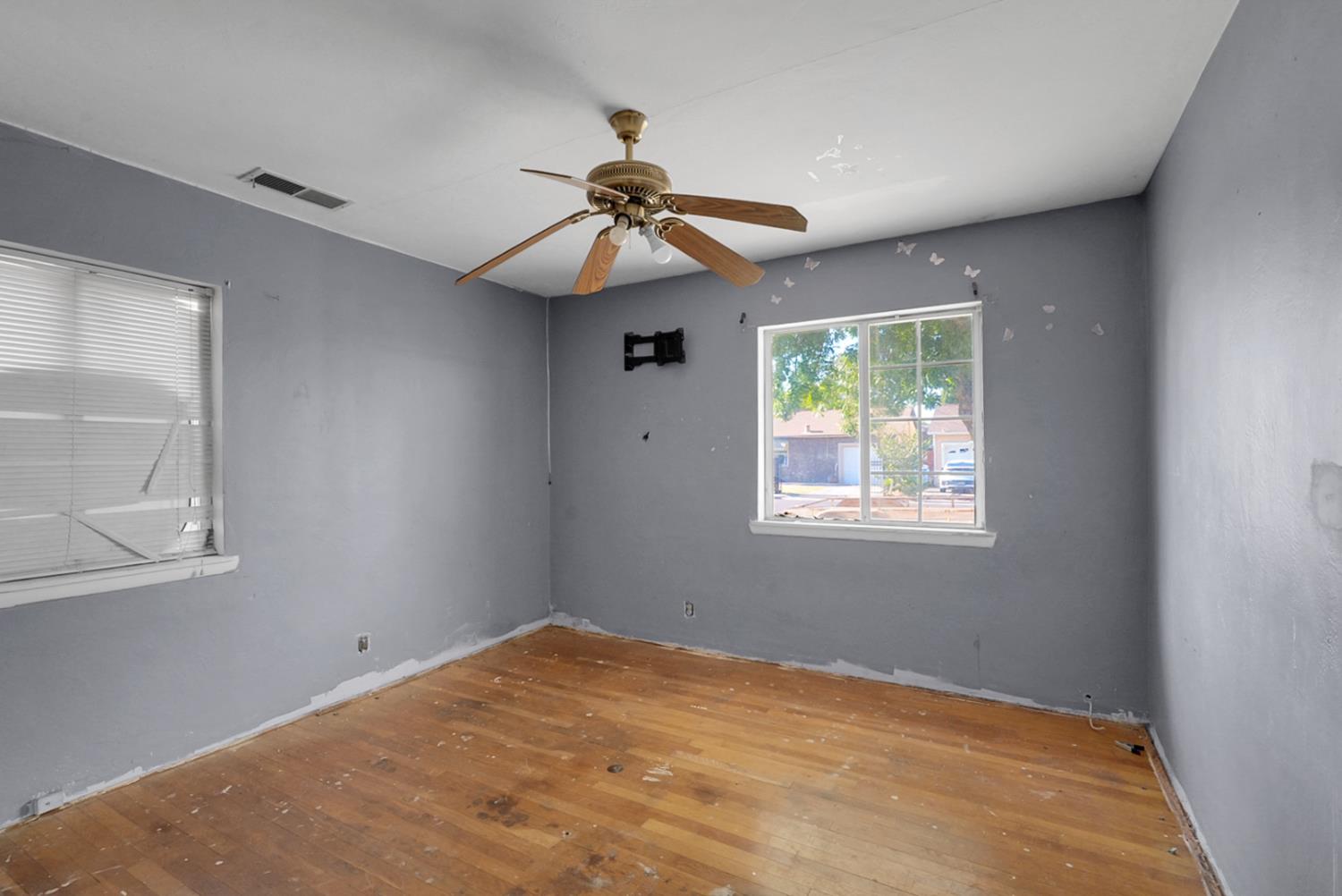 880 Julian St, Turlock, CA 95380