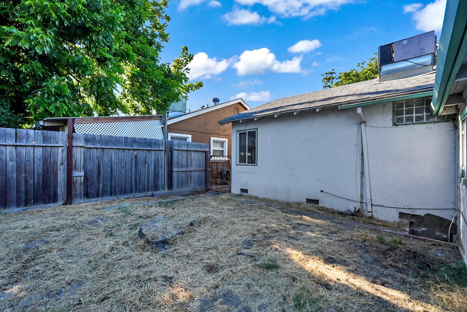 880 Julian St, Turlock, CA 95380