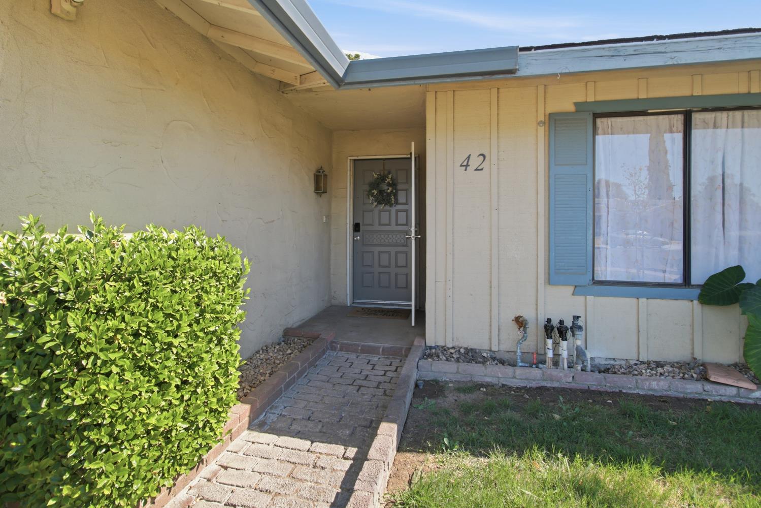 42 Sunset Ct, Merced, CA 95340