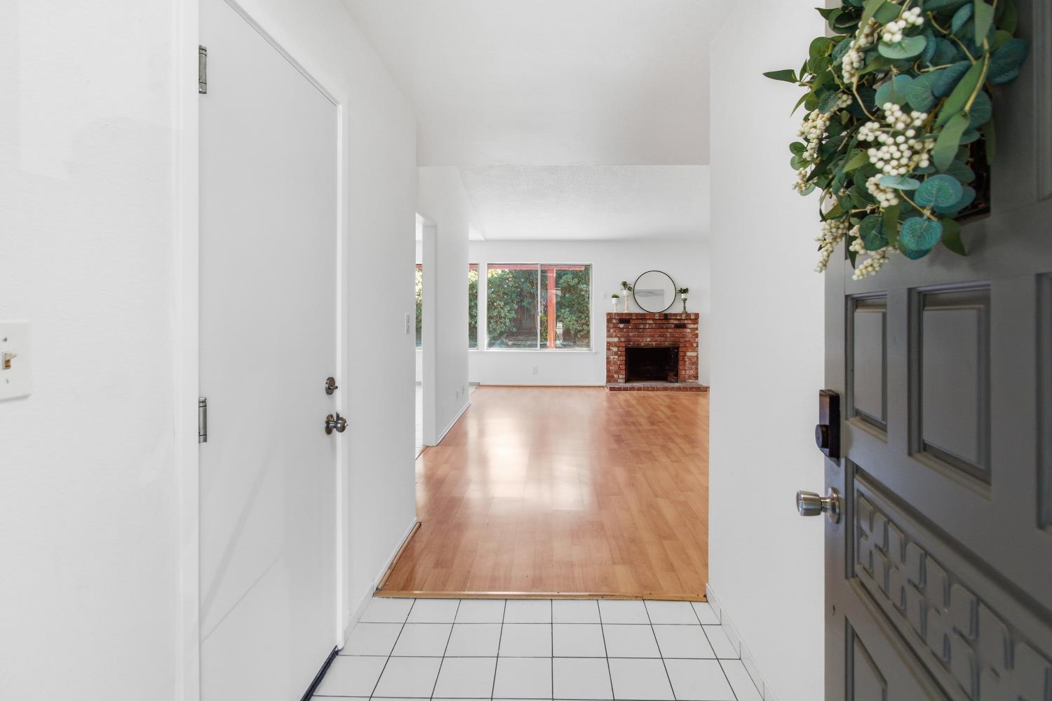 42 Sunset Ct, Merced, CA 95340