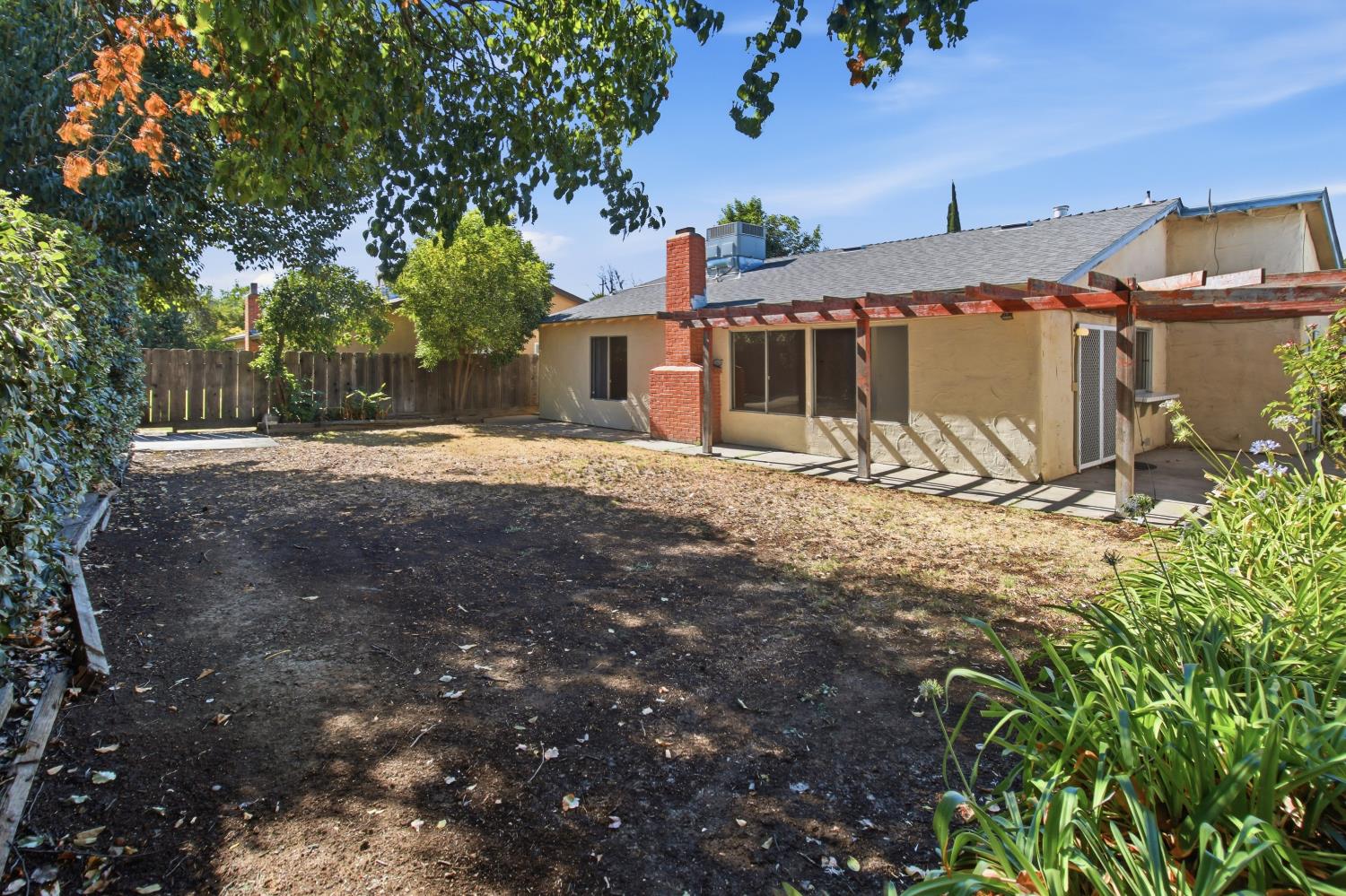 42 Sunset Ct, Merced, CA 95340