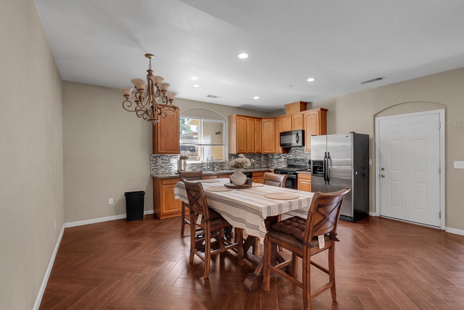 308 Ruberto St, Modesto, CA 95351