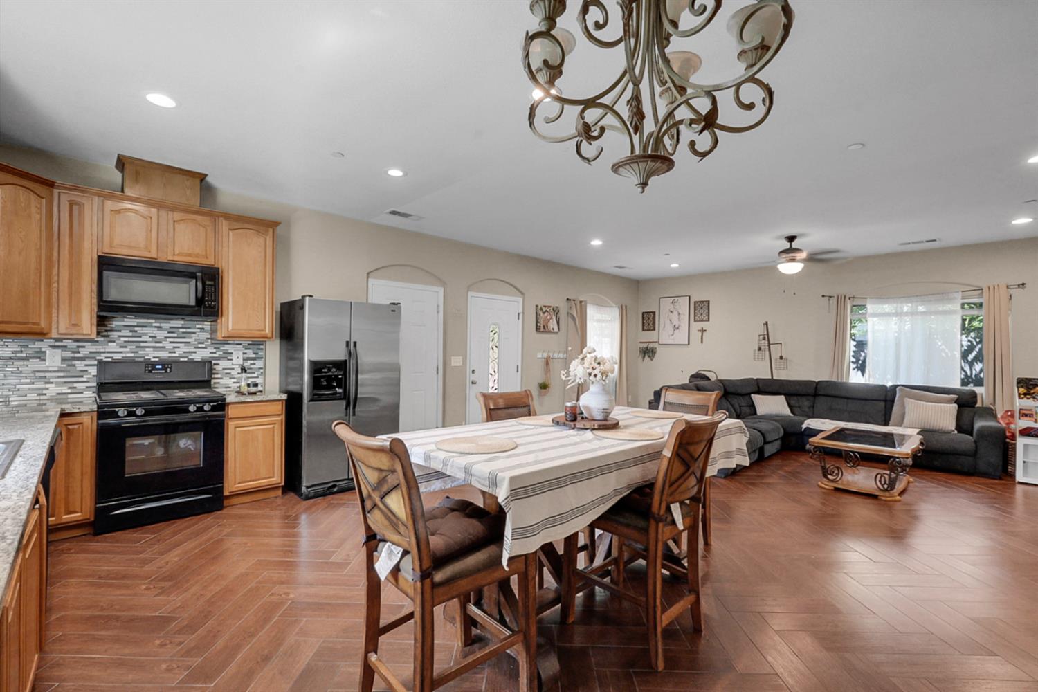 308 Ruberto St, Modesto, CA 95351